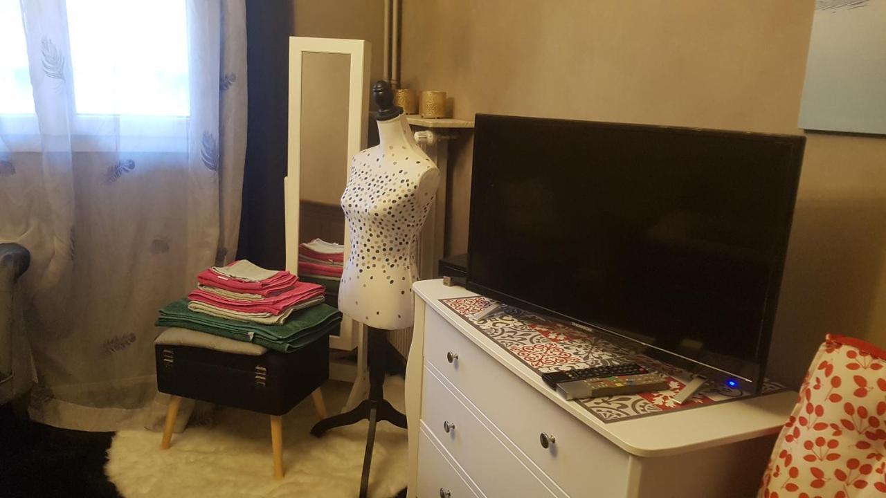 Appartement F3 เบอซองซง ภายนอก รูปภาพ