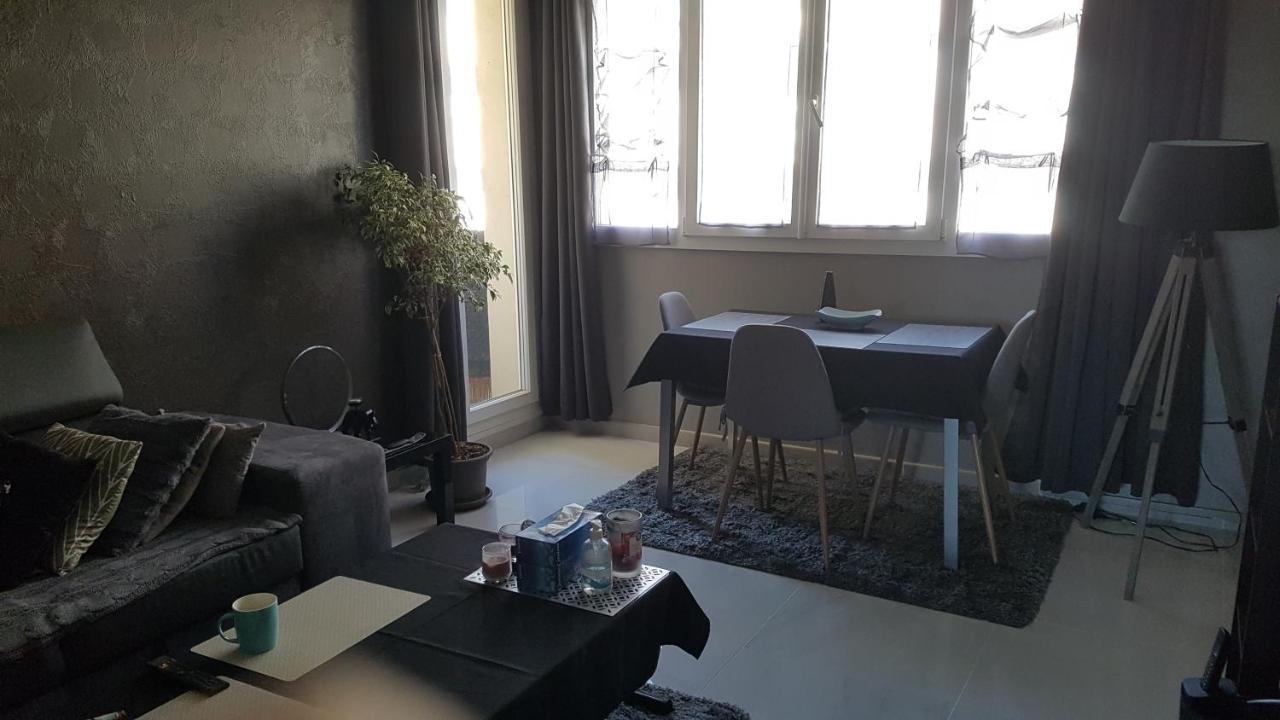 Appartement F3 เบอซองซง ภายนอก รูปภาพ