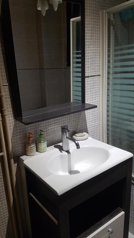 Appartement F3 เบอซองซง ภายนอก รูปภาพ